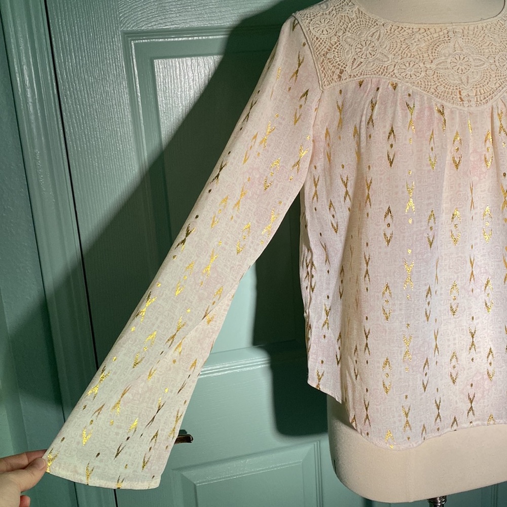 🌿XHILARATION size M boho flowy floral and gold crochet detail long sleeve top - Picture 3 of 11